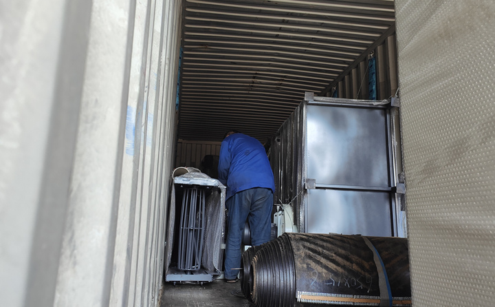 顆粒機(jī)生產(chǎn)線(xiàn)裝車(chē)完成 顆粒機(jī)生產(chǎn)線(xiàn)裝車(chē)完成