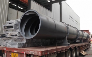 鋸末顆粒機(jī)裝車發(fā)貨，已做好安全防護(hù)